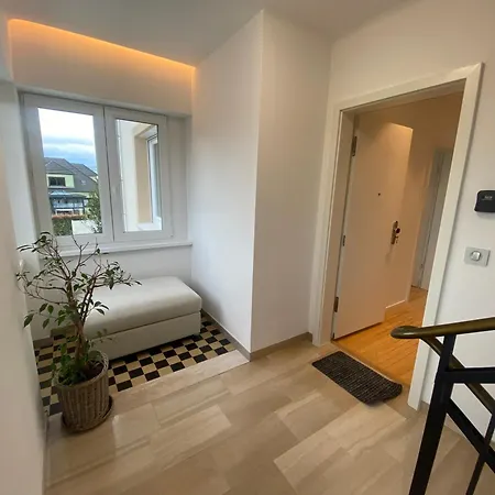 De La Chapelle-le Houx Apartment