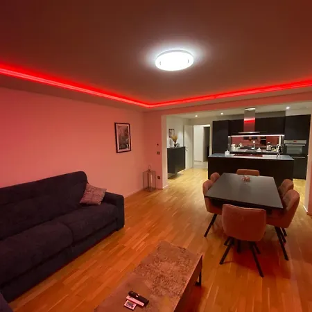 De La Chapelle-le Houx *