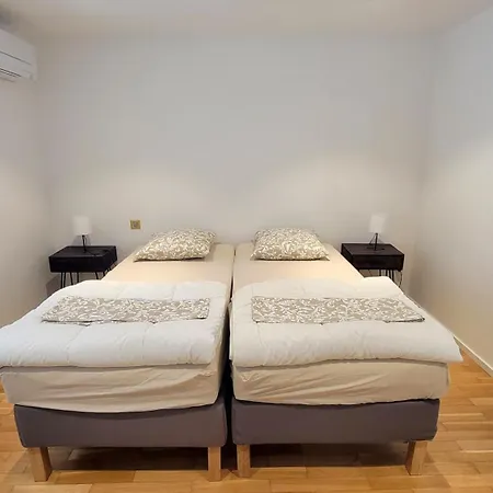 De La Chapelle-le Houx Innenheim