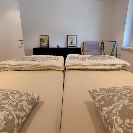 De La Chapelle-le Houx Appartement *