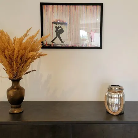 De La Chapelle-le Houx Apartment