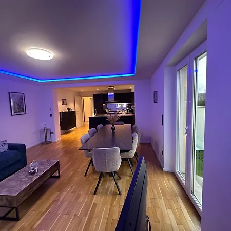 De La Chapelle-le Houx Apartment