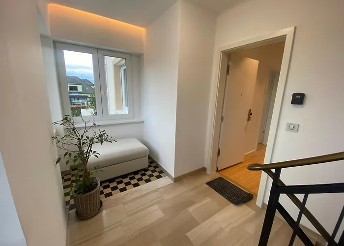 De La Chapelle-le Houx Appartement