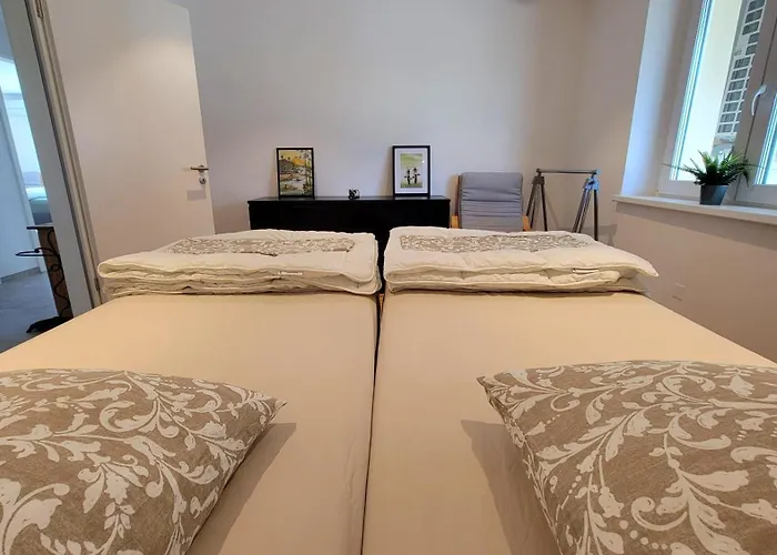 De La Chapelle-le Houx Appartement *